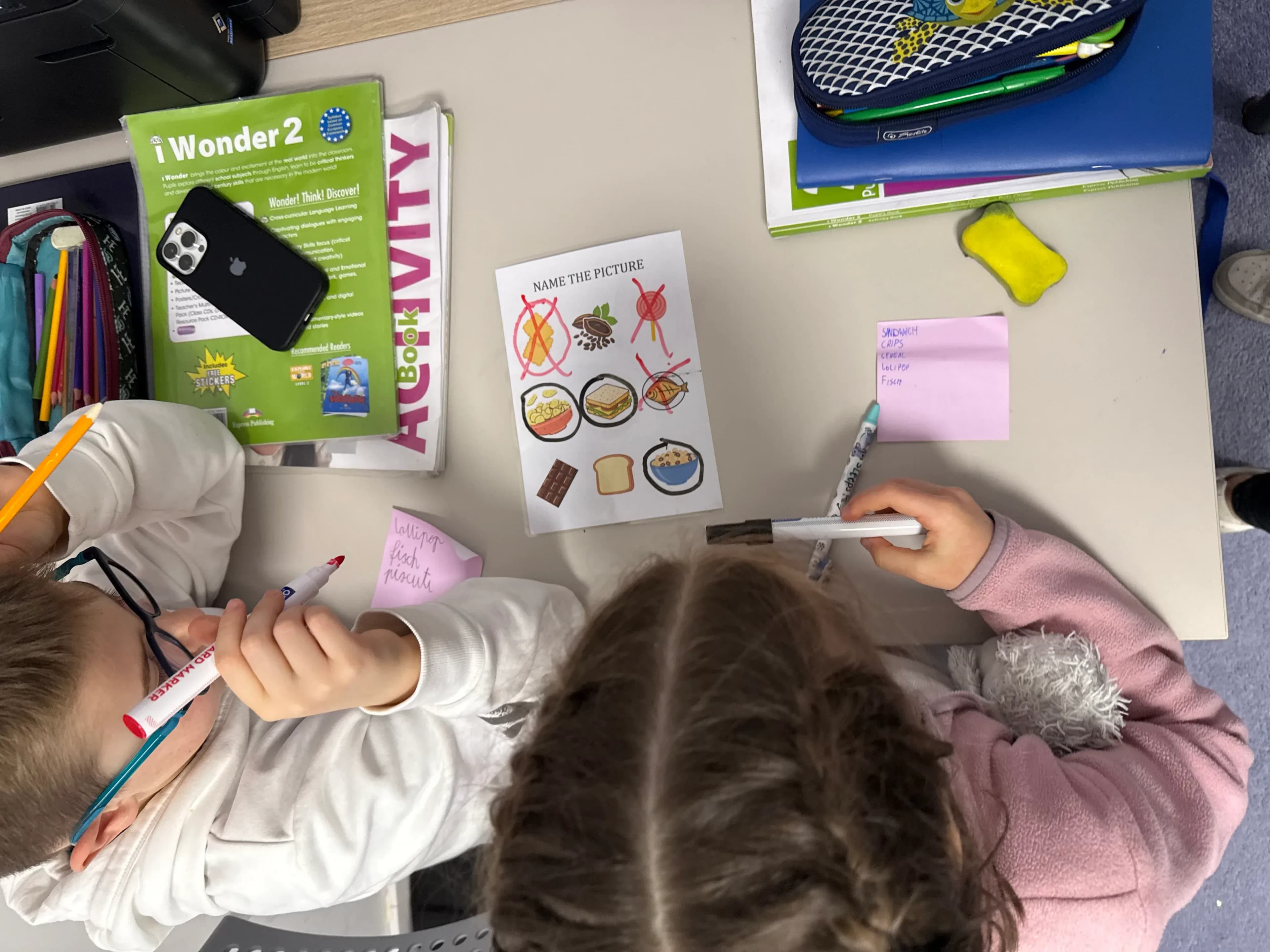 Dzieci na zajęciach angielskiego w Inside Out Academy Gdańsk